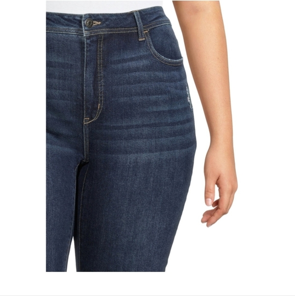 Terra & Sky Women's Plus Size Distressed Slim Boyfriend Jean Capri - Picture 4 of 6